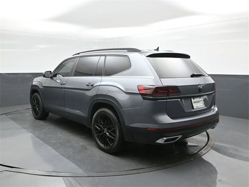 Used 2023 Volkswagen Atlas SE image 5
