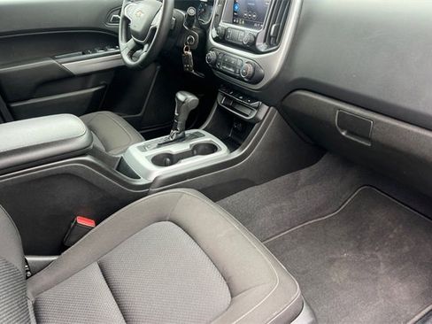Used 2020 Chevrolet Colorado LT w/ Colorado RST Special Edition image 18