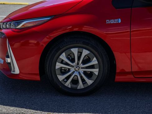 Used 2021 Toyota Prius Prime Limited FWD image 11
