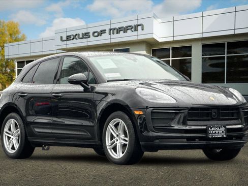 Used 2024 Porsche Macan AWD/4WD image 6