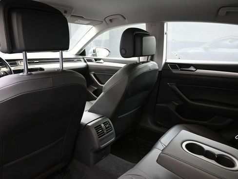 Used 2019 Volkswagen Arteon SE FWD image 19