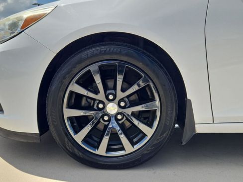 Used 2014 Chevrolet Malibu LT FWD image 13