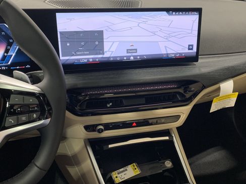 Used 2025 BMW 330i Sedan w/ Convenience Package image 19