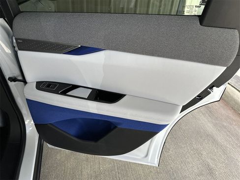 New 2025 Cadillac Optiq Sport 1 image 32