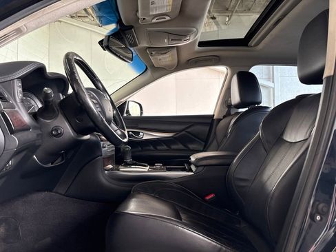 Used 2016 INFINITI Q70 L 3.7 w/ Deluxe Touring Package RWD image 10