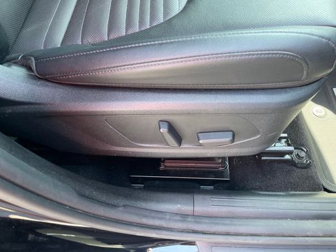 Used 2025 Kia Sportage SX image 15