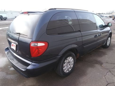 Used 2007 Chrysler Town & Country LX w/ Popular Equipment Group II image 5