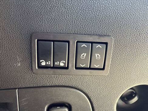 Used 2018 GMC Yukon Denali RWD image 34