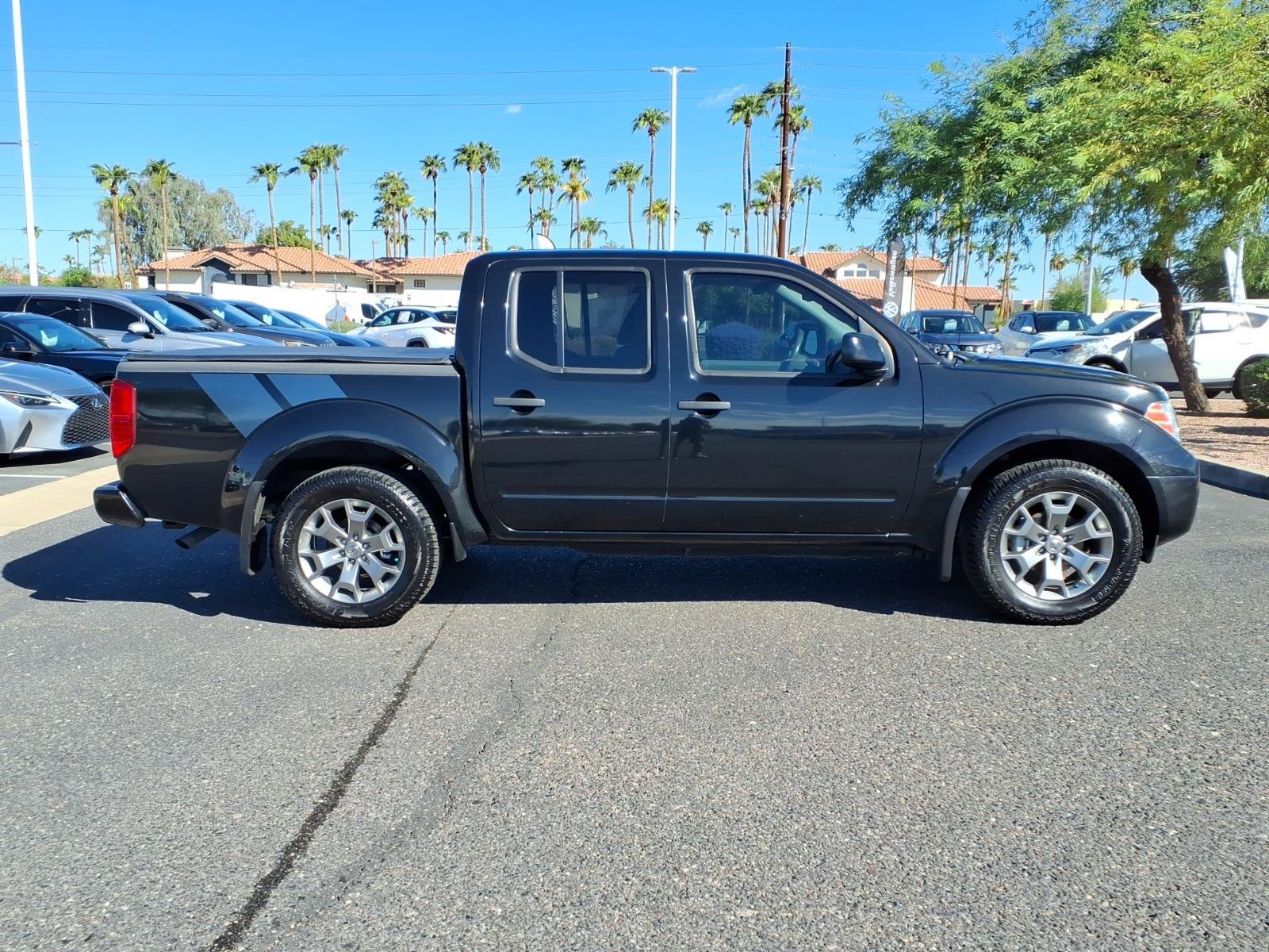 Used 2020 Nissan Frontier SV RWD image 3
