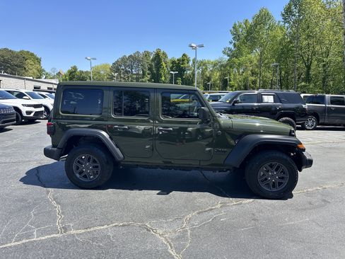 Used 2024 Jeep Wrangler Sport S AWD/4WD image 10