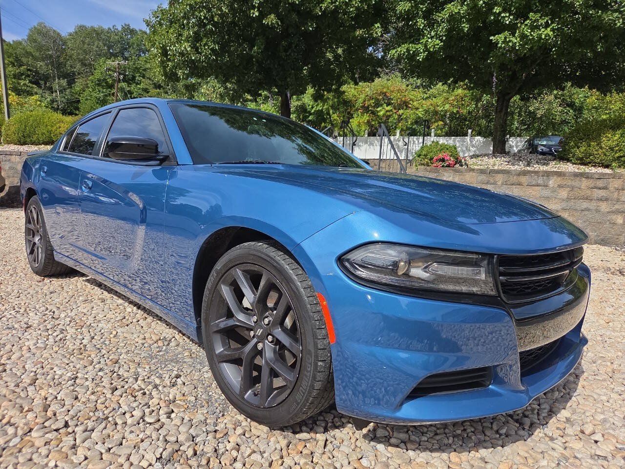 Used 2021 Dodge Charger SXT w/ Blacktop Package RWD image 11