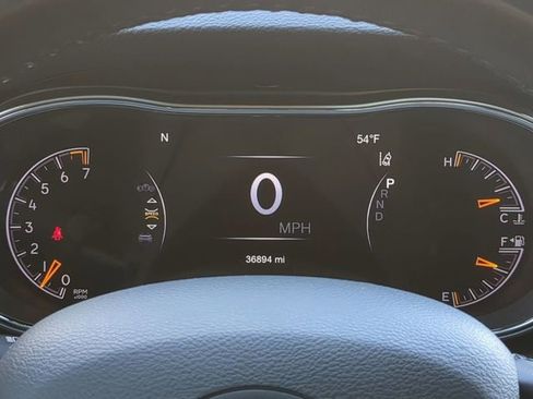 Used 2022 Jeep Grand Cherokee Laredo X image 34