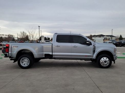 Used 2024 Ford F450 Platinum w/ FX4 Off-Road Package image 2