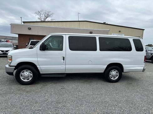 Used 2010 Ford E-350 and Econoline 350 XLT image 13