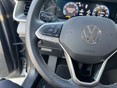 Certified 2025 Volkswagen Tiguan S FWD image 17