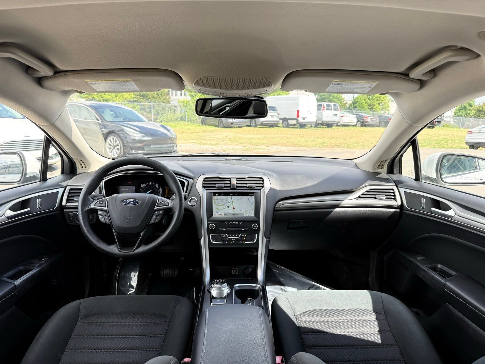 Used 2019 Ford Fusion SE FWD image 22