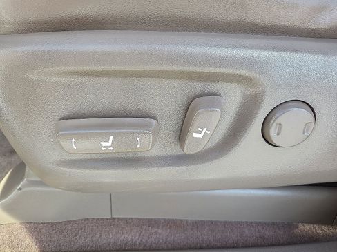 Used 2017 Lexus GX 460 Premium w/ Premium Package image 15