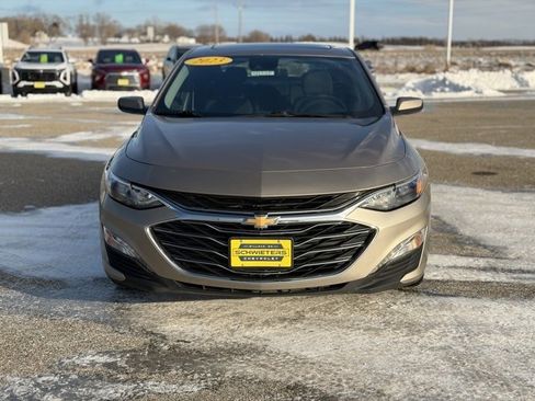 Used 2023 Chevrolet Malibu LT image 2