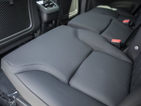 New 2027 Volvo XC90 B6 Plus AWD/4WD image 32