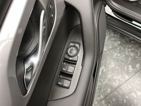 New 2025 Chevrolet Blazer LT w/ Midnight/Sport Edition image 7