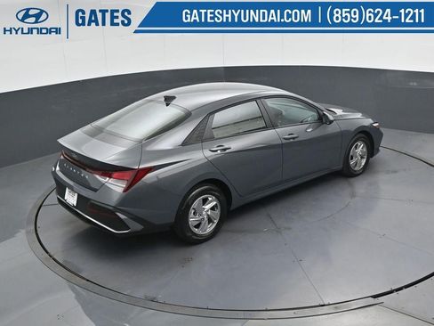 New 2026 Hyundai Elantra SE FWD image 43