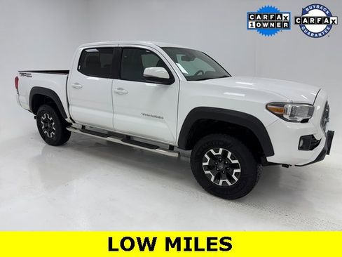 Used 2019 Toyota Tacoma TRD Off-Road image 1