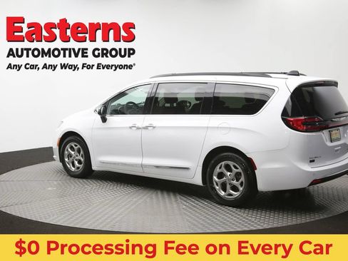 Used 2023 Chrysler Pacifica Limited FWD image 66