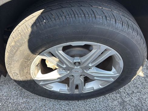 Used 2019 GMC Terrain SLE w/ LPO, Floor Liner Package FWD image 10