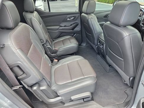 Used 2023 Chevrolet Traverse High Country FWD image 18