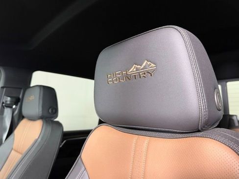 Used 2025 Chevrolet Silverado 3500 High Country w/ Technology Package image 13