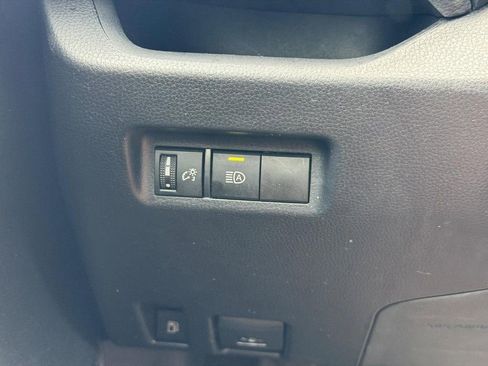 Used 2024 Toyota RAV4 LE AWD/4WD image 18