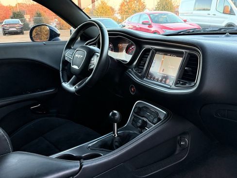 Used 2015 Dodge Challenger SRT Hellcat image 34