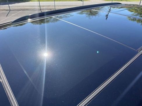 Used 2023 Cadillac Escalade Sport Platinum w/ LPO, ONYX Package image 7