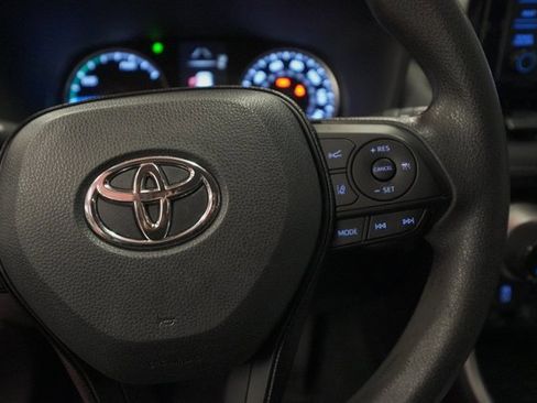 Used 2021 Toyota RAV4 XLE image 25