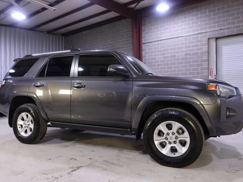Used 2020 Toyota 4Runner SR5 Premium image 7