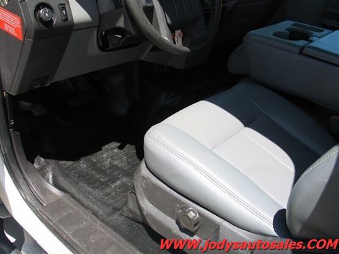 Used 2013 Ford F250 XL RWD image 4