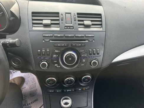 Used 2013 MAZDA MAZDA3 i Touring image 24