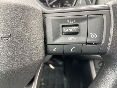 Used 2025 Nissan Rogue S FWD image 21