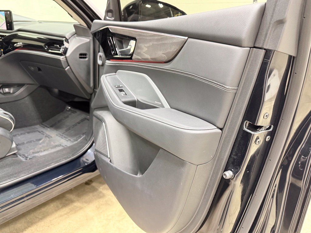 Used 2025 Acura MDX w/ Advance Package AWD/4WD image 42