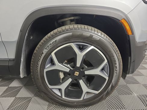 Used 2024 Rivian R1T Adventure image 11