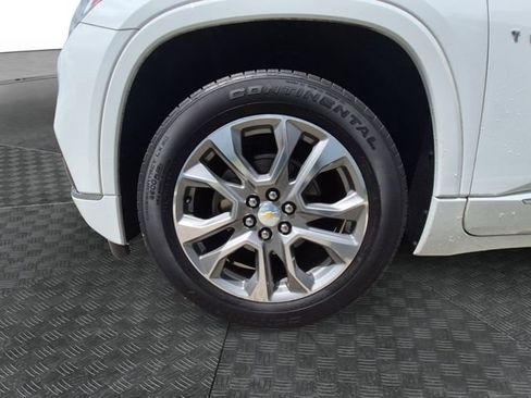 Used 2019 Chevrolet Traverse Premier w/ Driver Confidence II Package FWD image 13