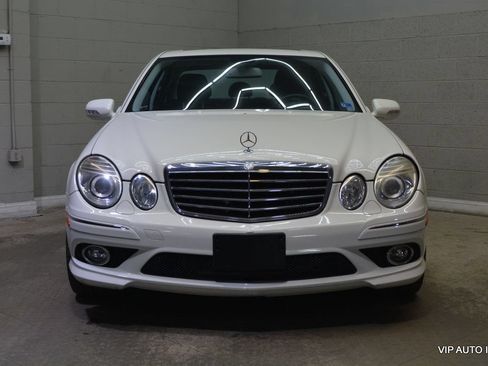 Used 2009 Mercedes-Benz E 550 Sedan image 34