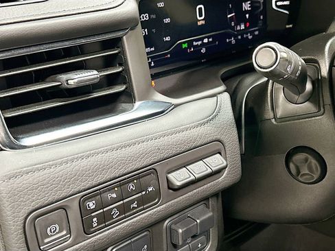 Used 2024 GMC Yukon XL Denali w/ Advanced Technology Package image 10