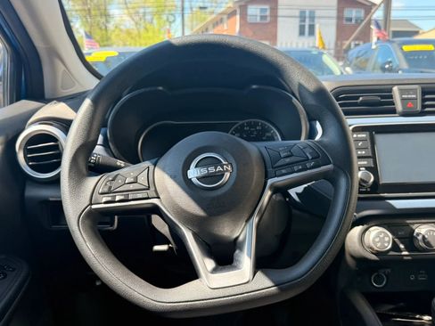 Used 2023 Nissan Versa SV image 17