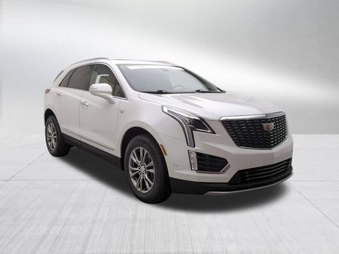 Certified 2023 Cadillac XT5 Premium Luxury w/ Technology Package AWD/4WD image 3