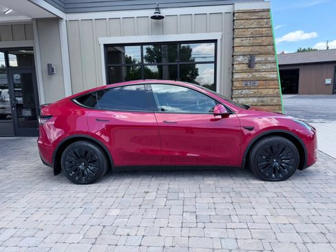 Used 2022 Tesla Model Y Long Range AWD/4WD image 7