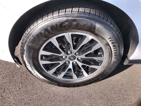 Used 2025 Ford Expedition Max Platinum image 10