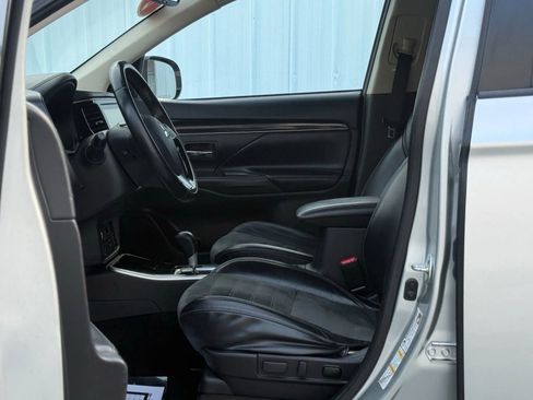 Used 2020 Mitsubishi Outlander SE image 9