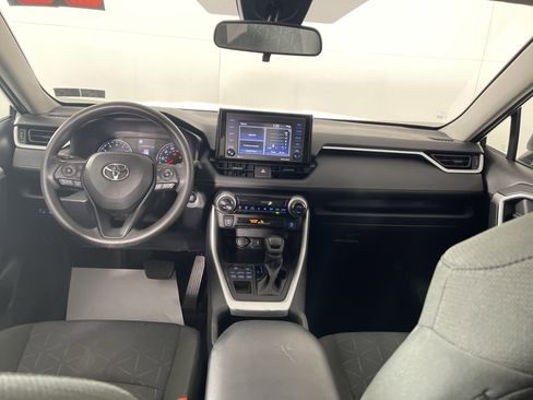 Used 2022 Toyota RAV4 XLE w/ Carpet Mat Package (TMS) image 13