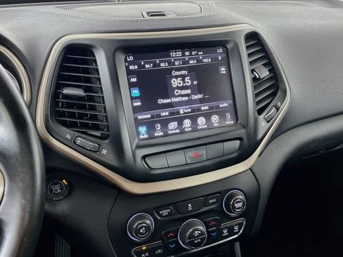 Used 2014 Jeep Cherokee Latitude w/ Comfort/Convenience Group AWD/4WD image 17